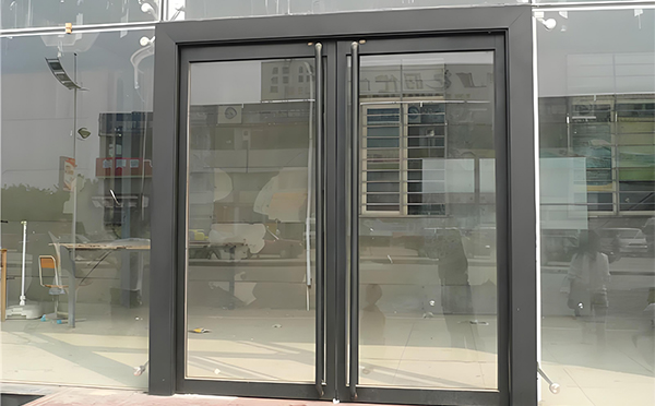 沙坡头玻璃地弹门