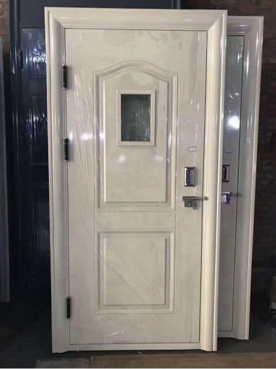 沙坡头学校教室门