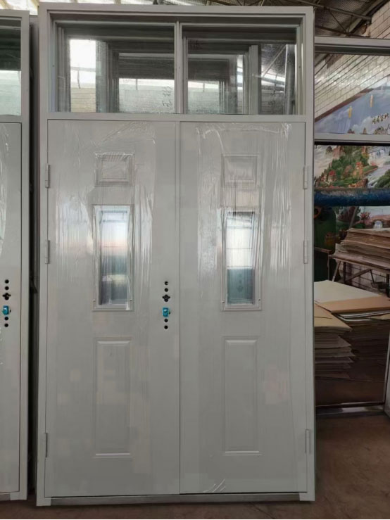 沙坡头学校教室门