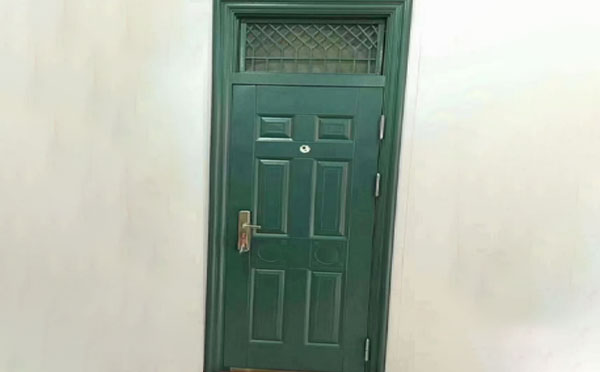 沙坡头学校教室门