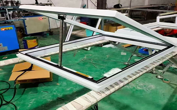 某地下车库出入口沙坡头排烟窗配置工程