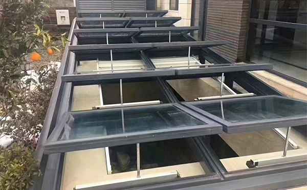 某轨道交通车辆维修车间沙坡头排烟窗应用